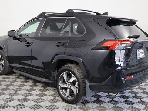 Used 2024 Toyota RAV4 SE w/ Weather & Moonroof Package AWD/4WD image 5