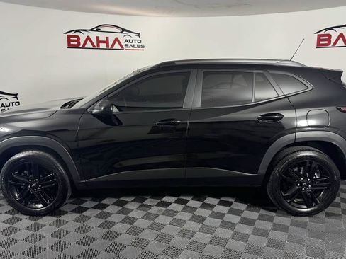 Used 2025 Chevrolet Trax ACTIV w/ Sunroof Package FWD image 4