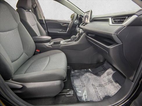 Used 2024 Toyota RAV4 XLE FWD image 19