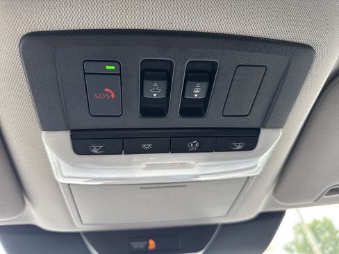 Certified 2024 Nissan Pathfinder SL w/ SL Premium Package AWD/4WD image 16