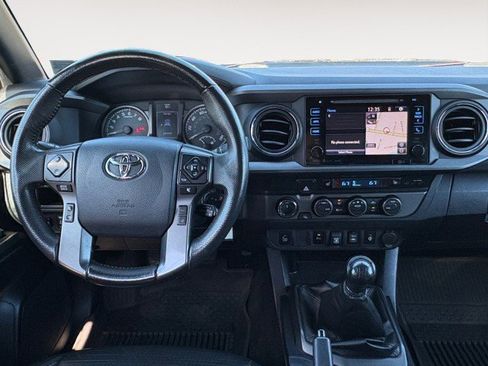 Used 2019 Toyota Tacoma TRD Off-Road w/ TRD Premium Off Road Package image 6