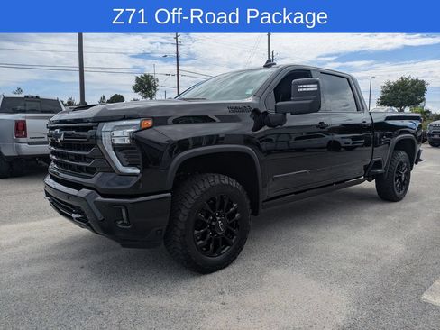 Used 2025 Chevrolet Silverado 2500 High Country w/ High Country Premium Package AWD/4WD image 8