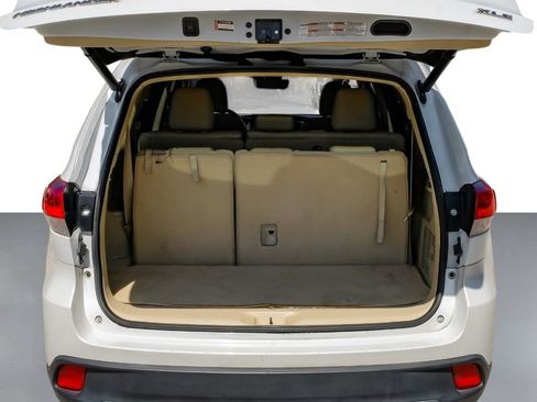 Used 2018 Toyota Highlander XLE image 57