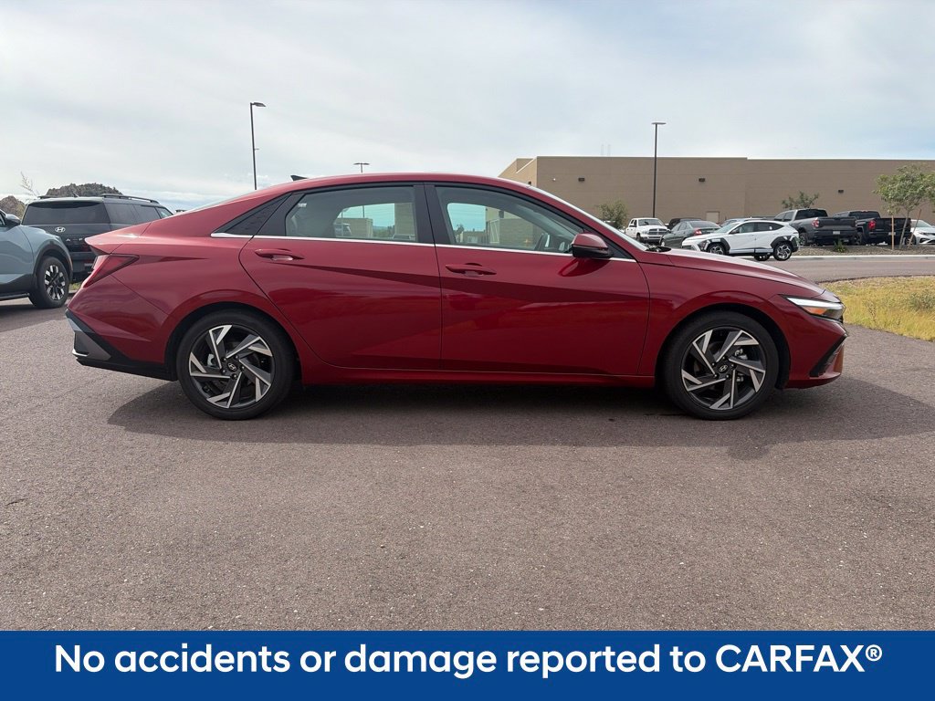 Certified 2025 Hyundai Elantra Limited FWD image 4