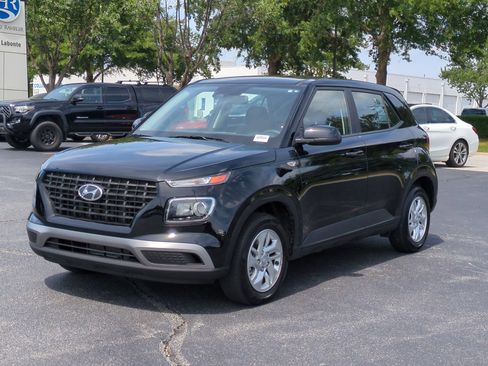 Used 2026 Hyundai Venue SE FWD image 5