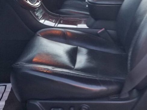 Used 2007 Cadillac Escalade ESV AWD w/ Information Package image 5