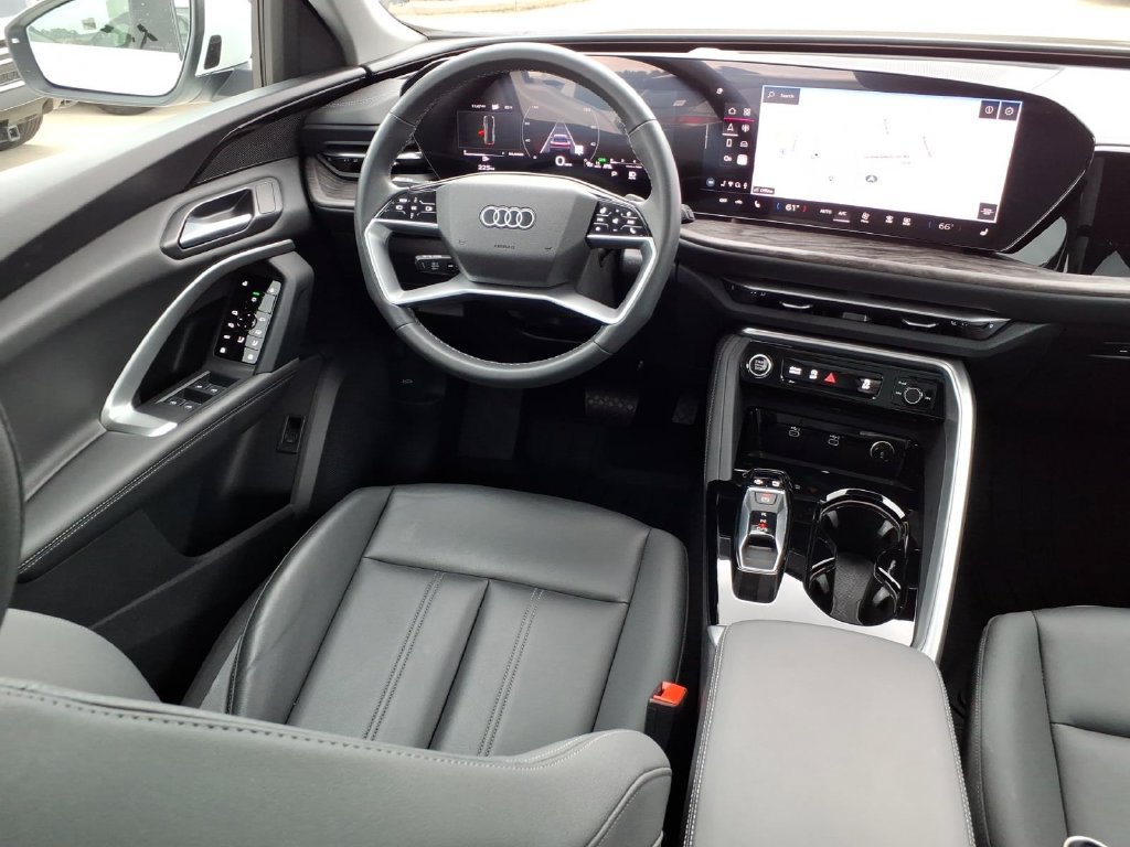 Used 2025 Audi Q5 Premium w/ Convenience Package AWD/4WD image 6