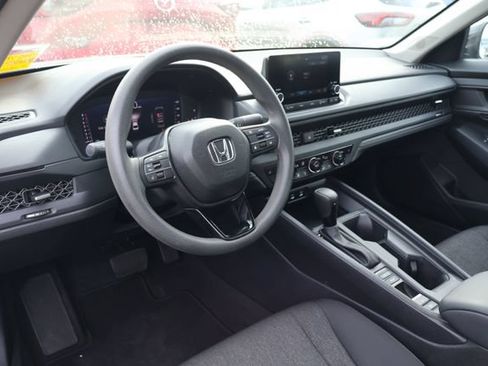 Used 2025 Honda Accord SE image 7