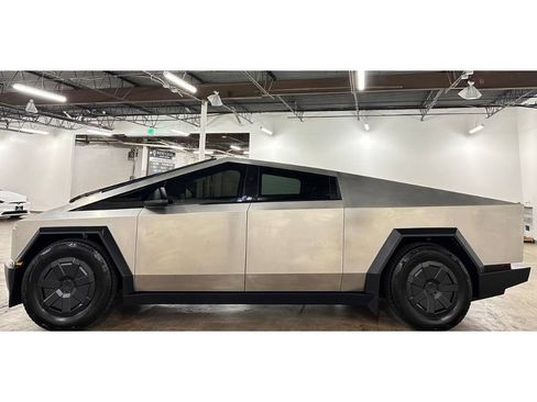 Used 2025 Tesla Cybertruck Cyberbeast AWD/4WD image 8