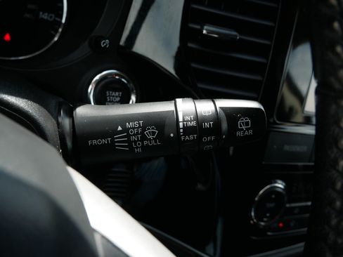 Used 2015 Mitsubishi Outlander SE FWD image 33