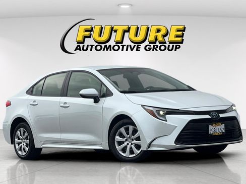 Used 2023 Toyota Corolla Hybrid Sedan image 2