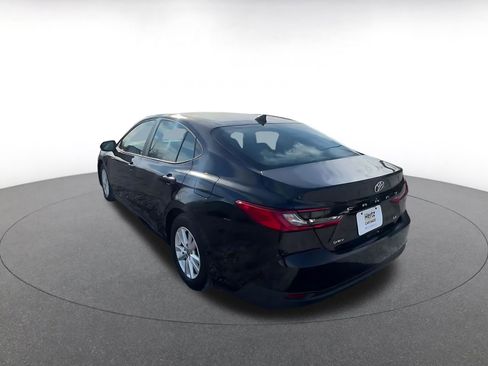 Used 2025 Toyota Camry LE image 11
