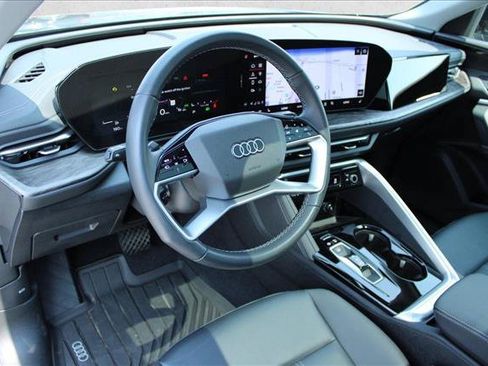 Used 2025 Audi Q5 Premium w/ Convenience Package AWD/4WD image 17