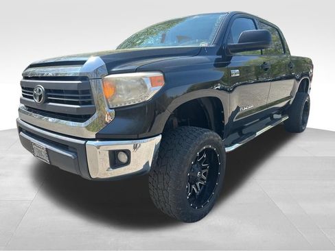 Used 2015 Toyota Tundra SR5 w/ SR5 Upgrade Package image 3