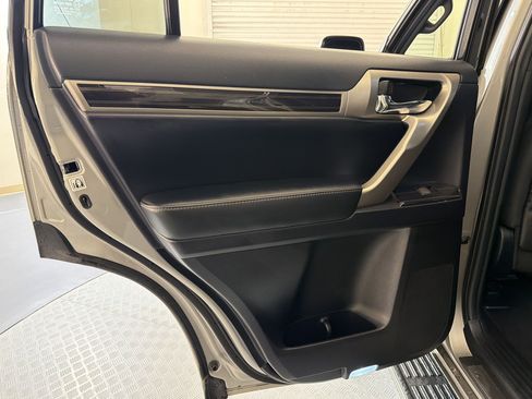 Used 2020 Lexus GX 460 Premium AWD/4WD image 18