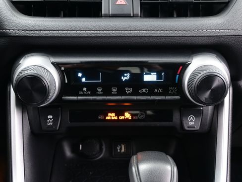 Used 2024 Toyota RAV4 LE image 19