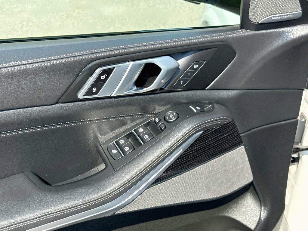 Used 2025 BMW X5 sDrive40i w/ M Sport Package RWD image 19