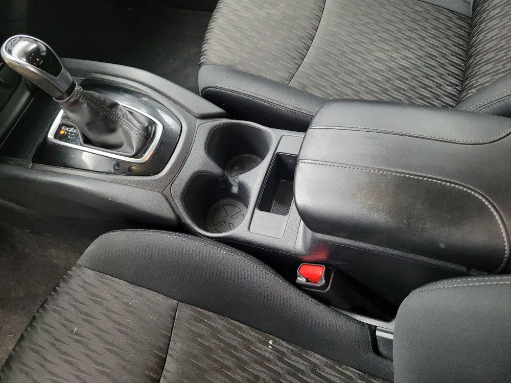 Used 2020 Nissan Rogue S FWD image 26