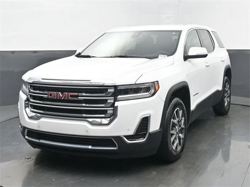 Used 2023 GMC Acadia SLE image 1