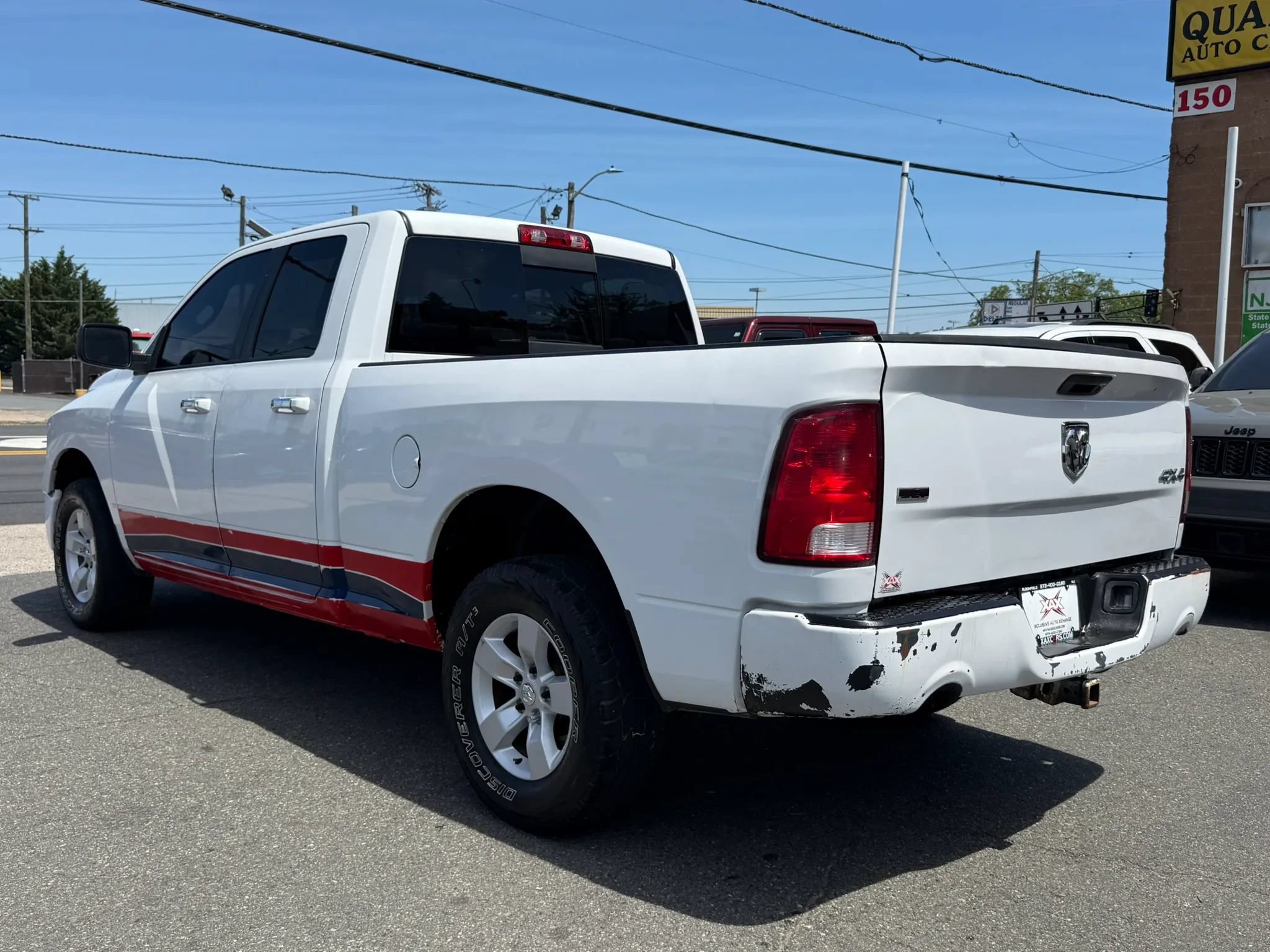 Used 2017 RAM 1500 Classic SLT AWD/4WD image 4