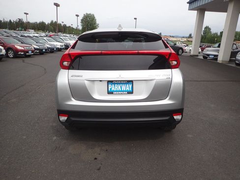 Used 2018 Mitsubishi Eclipse Cross ES FWD image 4