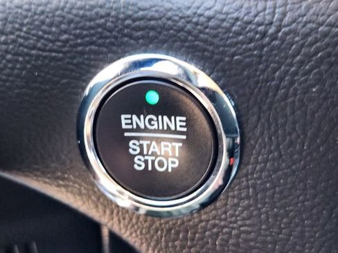 Used 2022 Ford Edge Titanium AWD/4WD image 19
