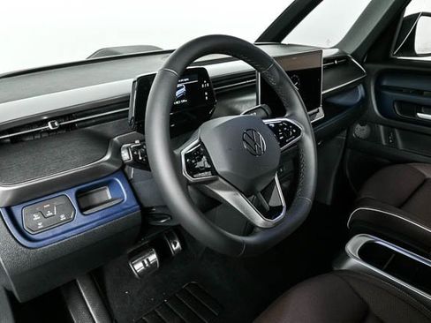 New 2025 Volkswagen ID. Buzz Pro S image 7