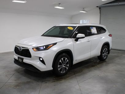 Used 2022 Toyota Highlander XLE