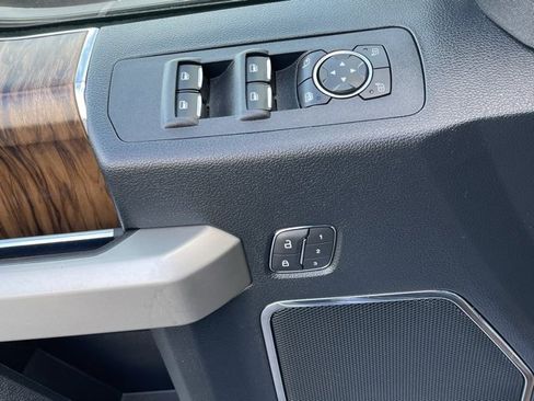 Used 2018 Ford F150 Lariat image 24