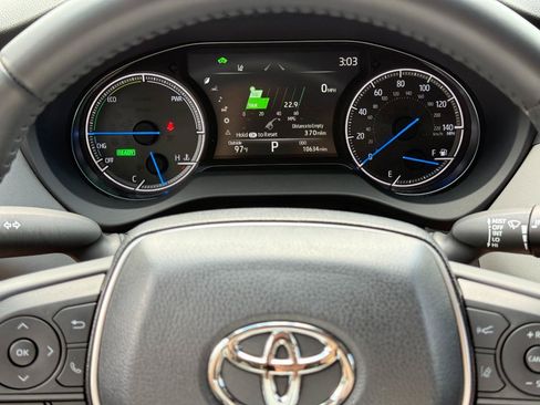 Used 2023 Toyota Venza LE AWD/4WD image 10