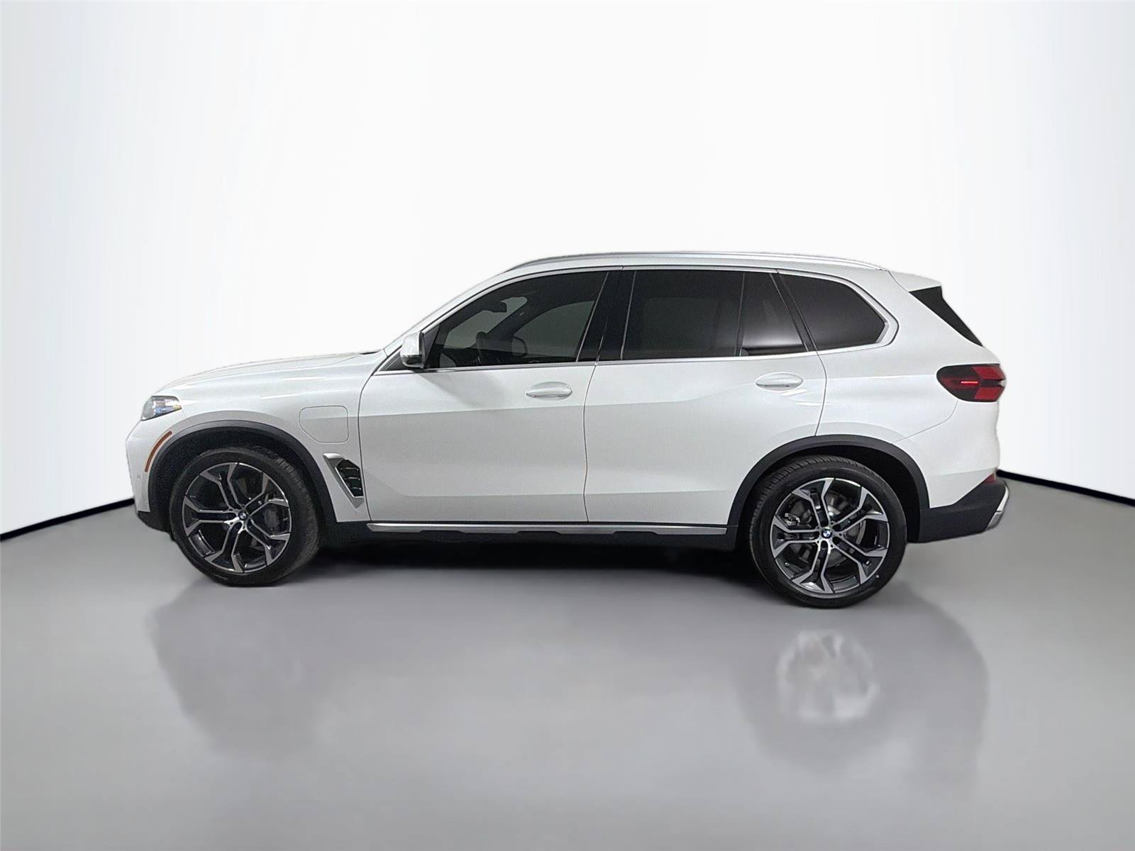 New 2026 BMW X5 xDrive50e AWD/4WD image 8