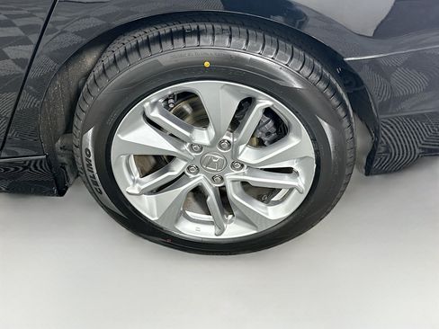 Used 2018 Honda Accord LX image 11