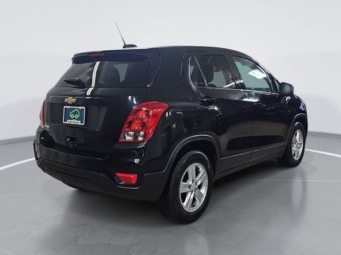 Used 2020 Chevrolet Trax LS w/ Tint and Cruise Package FWD image 3