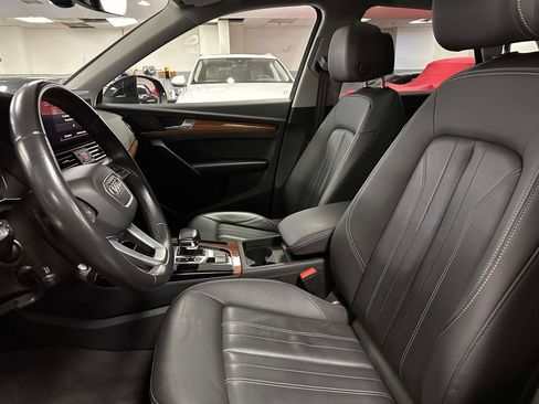 Used 2023 Audi Q5 2.0T Premium w/ Convenience Package image 14