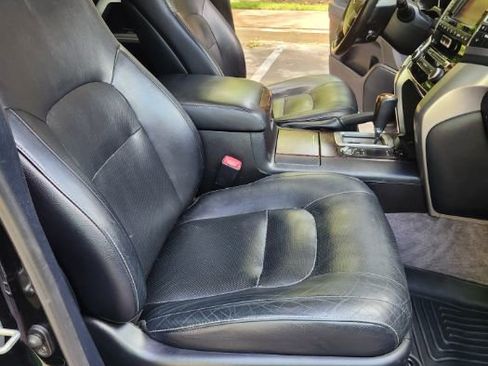 Used 2013 Toyota Land Cruiser image 31