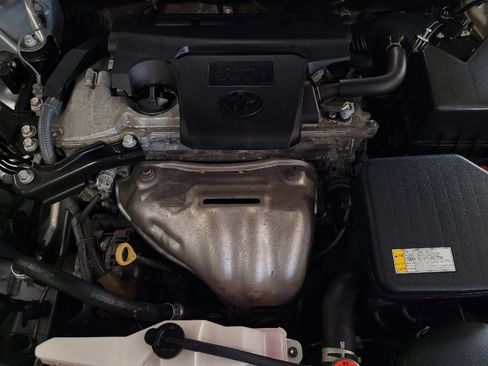 Used 2016 Toyota Camry LE image 30