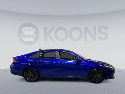 Used 2023 Hyundai Elantra SEL image 17