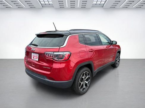 Used 2025 Jeep Compass Limited AWD/4WD image 4
