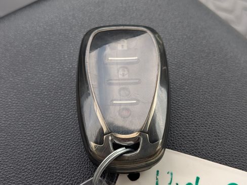 Used 2022 Chevrolet Equinox LS FWD image 32