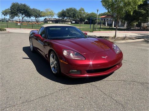 Used 2007 Chevrolet Corvette Coupe w/ Preferred Equipment Group RWD image 1