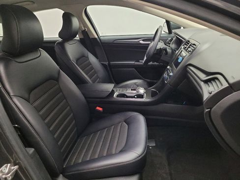 Used 2018 Ford Fusion SE w/ Equipment Group 201A FWD image 21