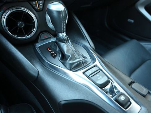 Used 2022 Chevrolet Camaro LT w/ Technology Package image 25