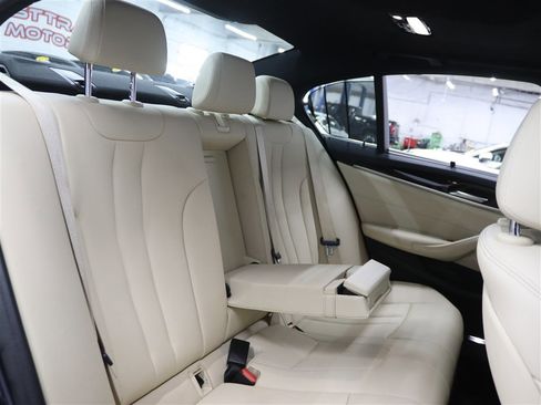 Used 2019 BMW 530i xDrive XI w/ Premium Package image 15