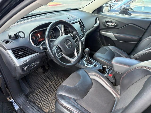 Used 2018 Jeep Cherokee Trailhawk w/ Comfort/Convenience Group AWD/4WD image 7