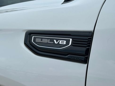 Used 2023 GMC Sierra 1500 Elevation w/ Preferred Package AWD/4WD image 15