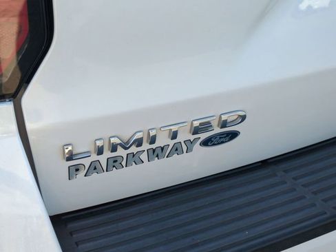 Used 2019 Ford Expedition Limited w/ Equipment Group 302A AWD/4WD image 38