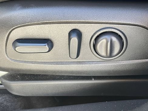 Used 2025 Chevrolet TrailBlazer RS w/ Convenience Package image 24