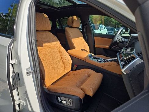 Used 2025 BMW X6 M60i AWD/4WD image 13