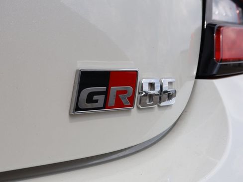 Used 2025 Toyota GR86 Premium w/ ALL Weather Mat Package (TMS) RWD image 9