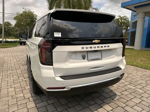 Used 2026 Chevrolet Suburban LS RWD image 35